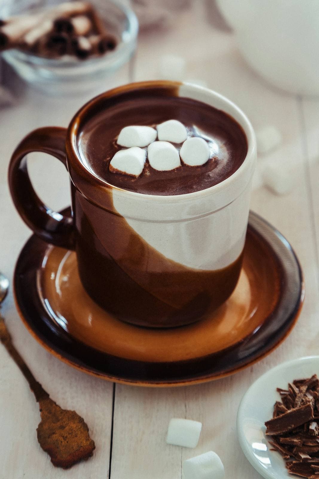 Tasse heißer Kakao mit Marshmallows